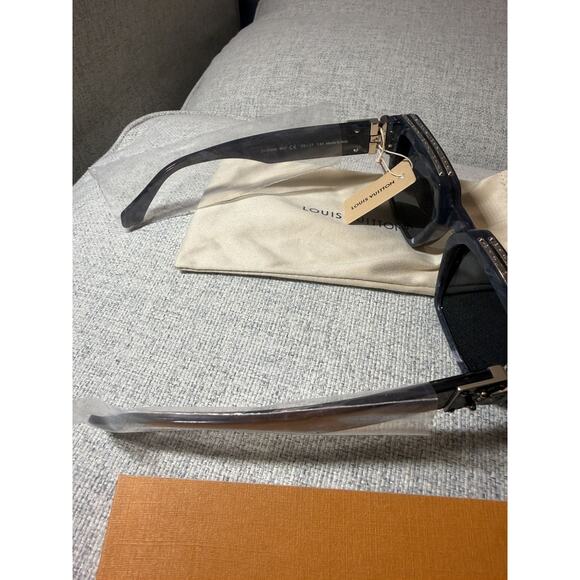 Louis Vuitton 1.1 Million Sunglasses Anthracite Gray Marble main image 11